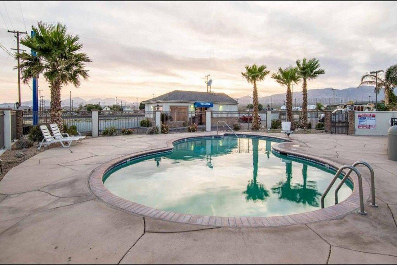 6 Mojave, Ca - Airport 2*