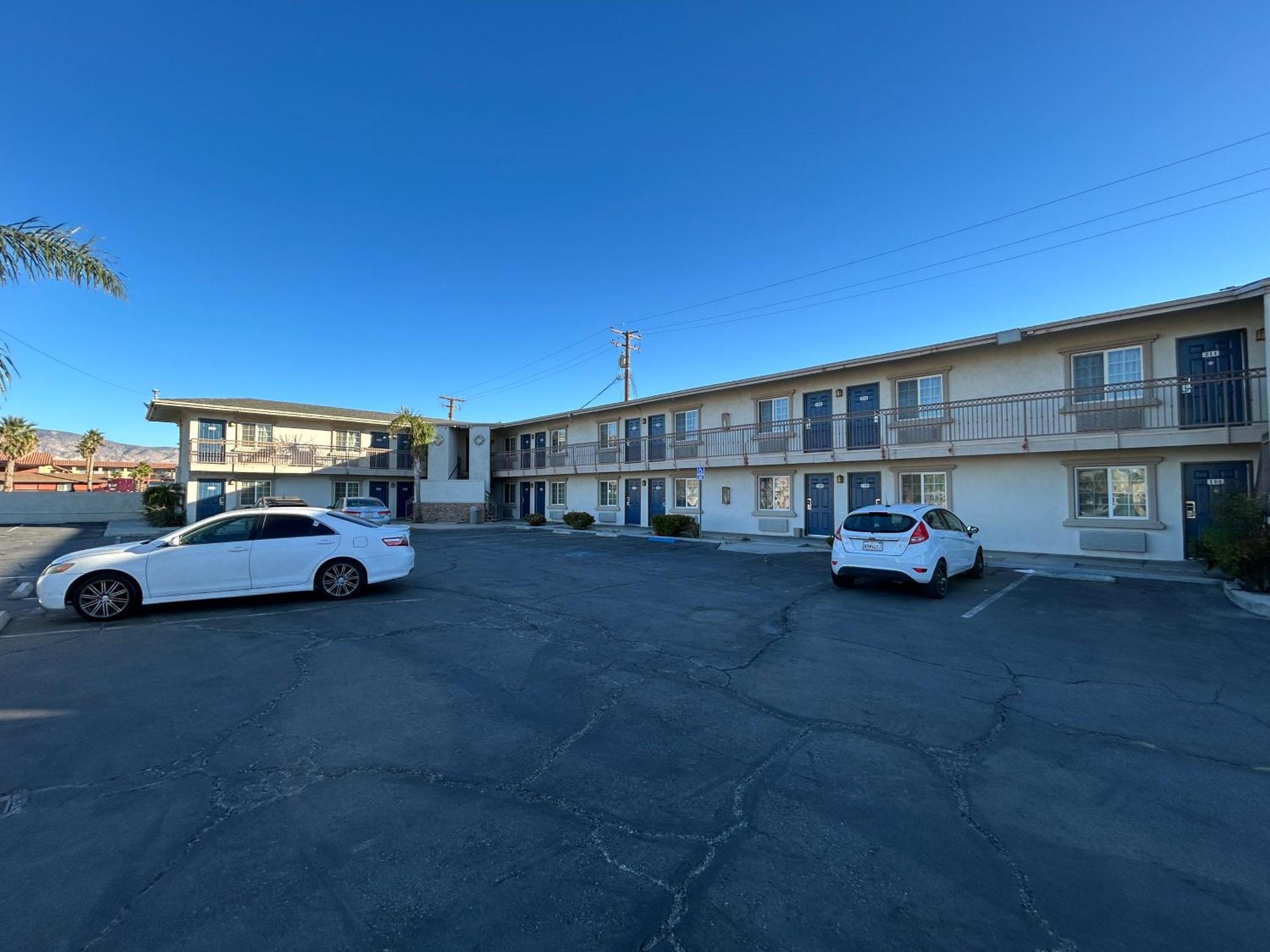 6 Mojave, Ca - Airport